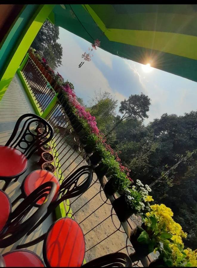 Greenery Homestay ดาร์จีลิง ภายนอก รูปภาพ